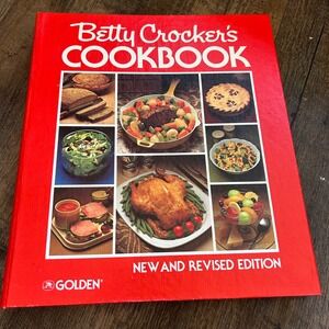 Vintage 1980 Betty Crocker Cookbook New and Revised Edition Ring Binder Golden